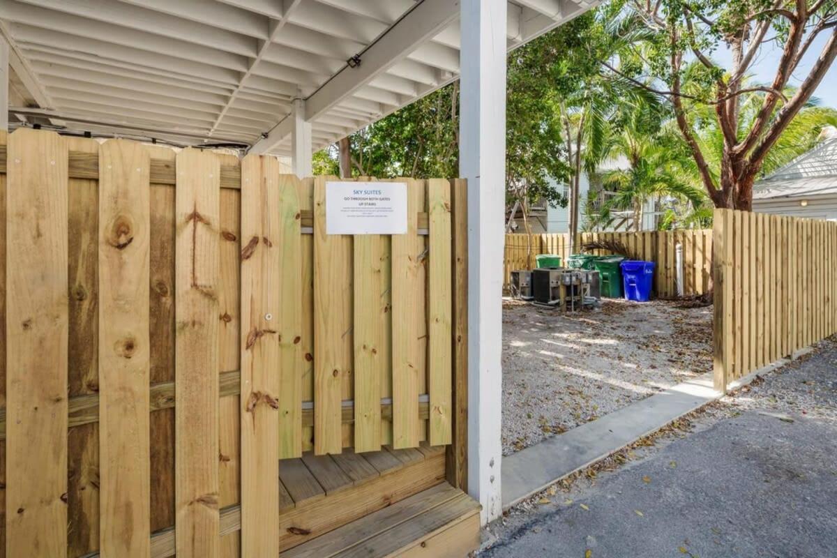 Cloud Suite On Duval Key West Exterior foto